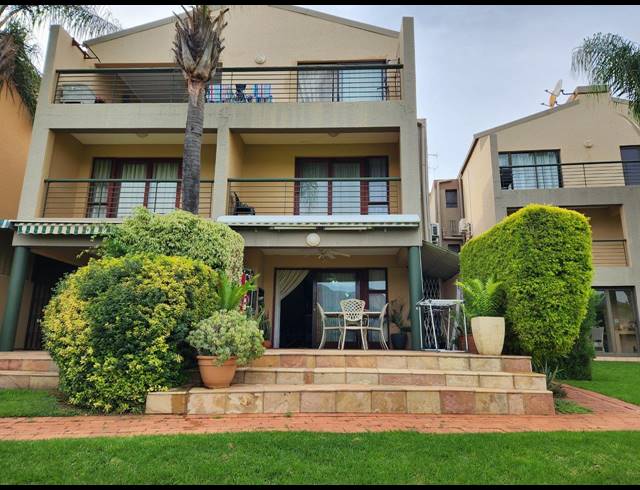 2 BEDROOM APARTMENT FOR SALE IN KEY WEST ESTATE